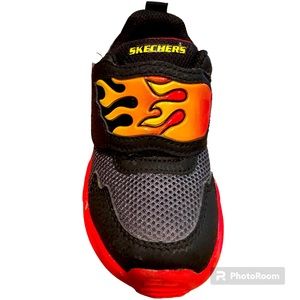 Sketchers Thermo-Flash-Flame Shoes